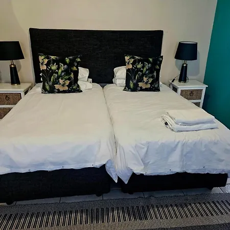 Pinotageluxurycollection 16 Ryneveld Plaza Apartment Stellenbosch Room photo